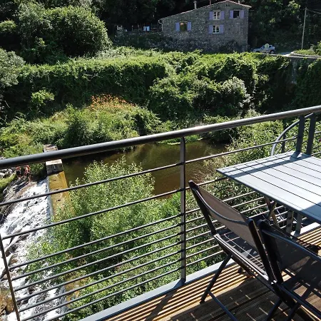 Maison Sur La Rivière Lasalle